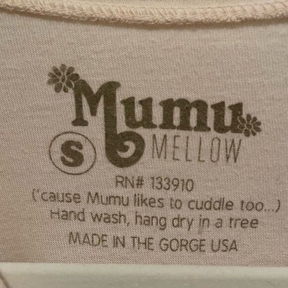 GUC Show Me Your Mumu “More Champagne Less Complain” Graphic Tshirt🍾 - Picture 3 of 7